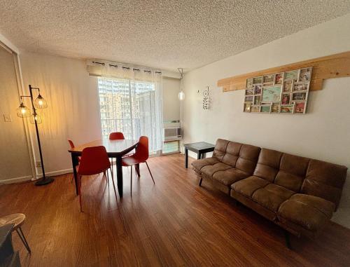 Spacious Waikiki Lanais Apartment condo_3
