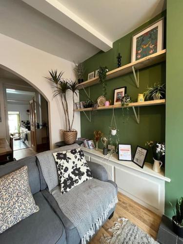#02 Just the Splott Sleeps 6- 8mins to Stadium - " Perfect for Contractors and Families - Free Parking" photo 31