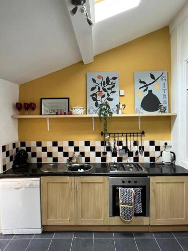 #02 Just the Splott Sleeps 6- 8mins to Stadium - " Perfect for Contractors and Families - Free Parking" photo 39
