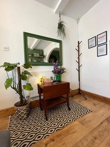 #02 Just the Splott Sleeps 6- 8mins to Stadium - " Perfect for Contractors and Families - Free Parking" photo 45