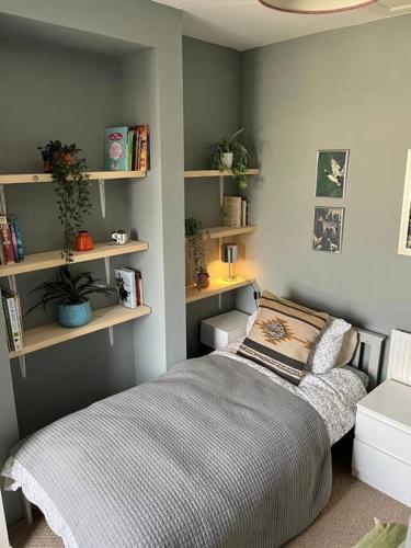 #02 Just the Splott Sleeps 6- 8mins to Stadium - " Perfect for Contractors and Families - Free Parking" photo 8