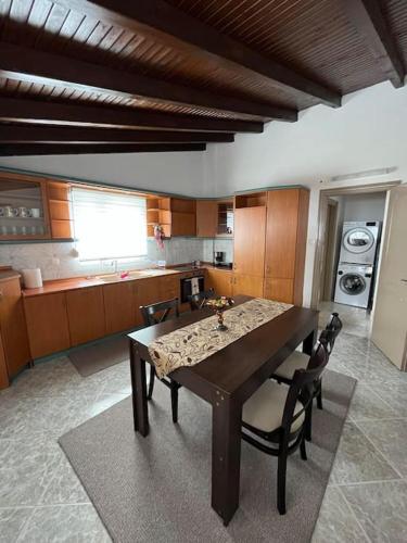Gallery image of The penthouse kastoria in Kastoria
