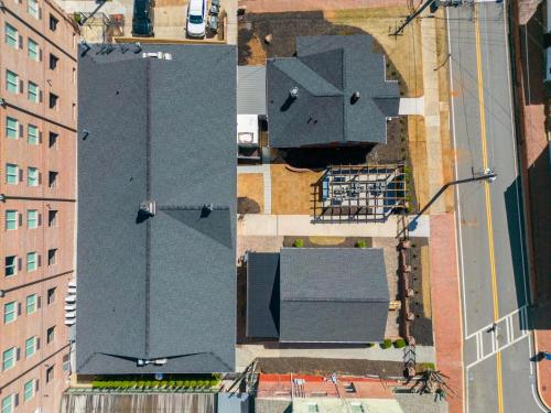 an overhead view of a building in a city at 27 on Park Boutique Hotel & Venue in Dahlonega