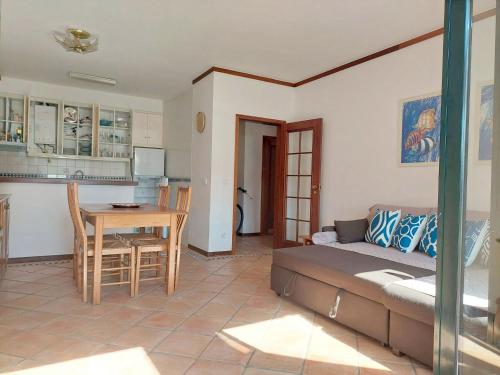 Fotografie z fotogalerie ubytování Be Local - Apartment in Mira Villas with pool access v destinaci Mira