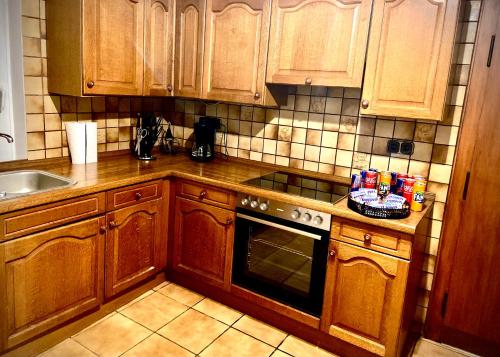 Nhà bếp/bếp nhỏ tại Haus für Monteure und Reisende