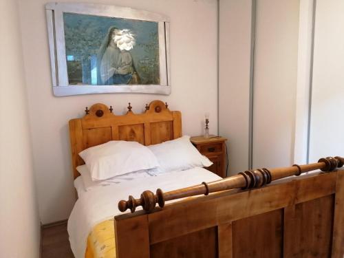Postel nebo postele na pokoji v ubytování Apartments with parking space Zlobin, Gorski kotar - 22631