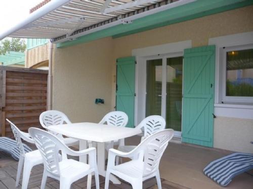 Villa confortable avec terrasse, BBQ, à 700m des commerces et 1.5km de la plage, idéale pour 6 pers. - FR-1-782-8