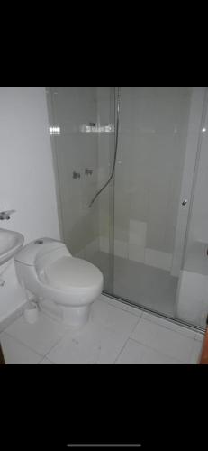 Apartamento 95 tesisinde bir banyo