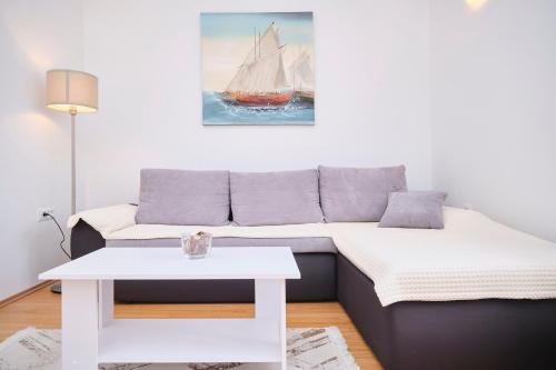 Apartment Mark by Litto