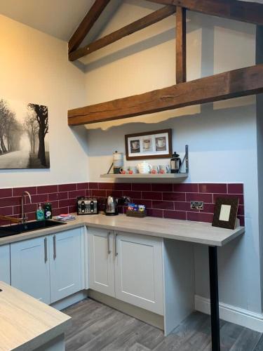 Studio 3B The Carriage House York 6m Village Location photo 12
