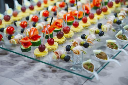 Makanan di atau berdekatan hotel