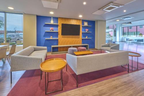 Televisyen dan/atau pusat hiburan di City Express by Marriott Toluca