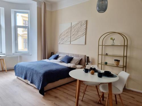 Posteľ alebo postele v izbe v ubytovaní 7th Heaven Apartment close to metro and center