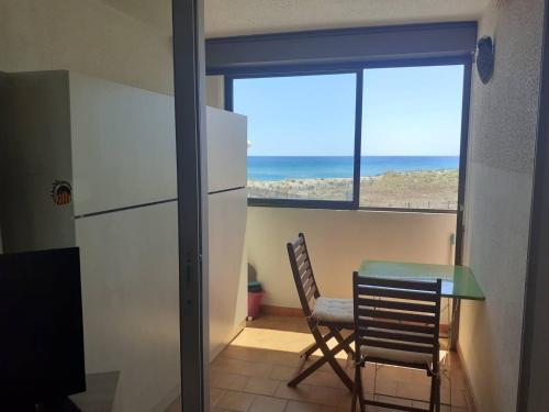 Photo de la galerie de l'établissement Location T2 à 50m de la plage avec parking sécurisé - FR-1-782-4, au Barcarès