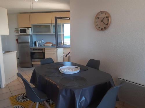 Photo de la galerie de l'établissement Location T2 à 50m de la plage avec parking sécurisé - FR-1-782-4, au Barcarès