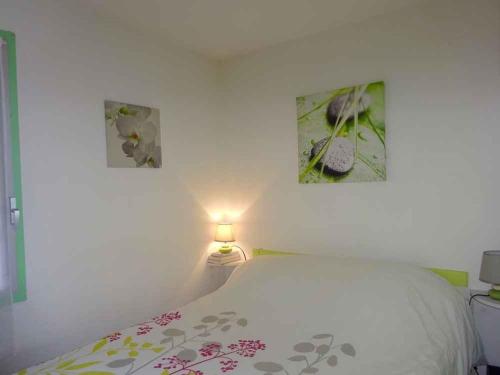 Photo de la galerie de l'établissement T2 cabine climatisé avec parking, à 1km de la plage, près du Parc des Dosses - FR-1-782-37, au Barcarès