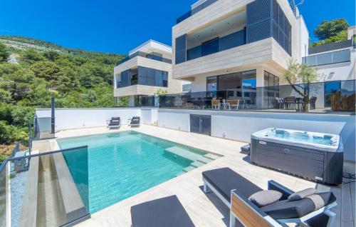 Amazing Home In Komarna