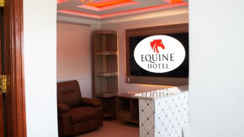 Ruang duduk di Equine Hotel