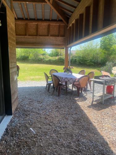 Photo de la galerie de l'établissement Le chalet de Thierry, à Villefavard