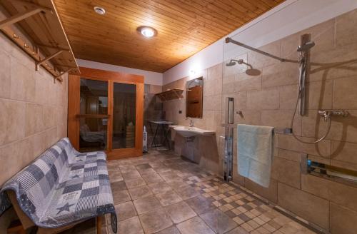 Koupelna v ubytování Apartmány Modrá Vrata