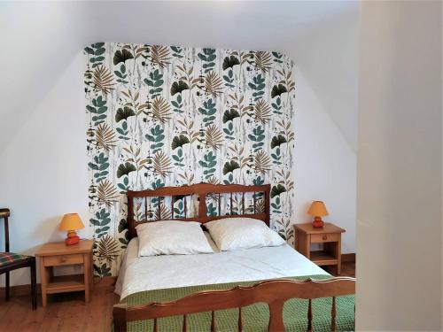 Posteľ alebo postele v izbe v ubytovaní Maison bretonne à 300m de la mer avec cour et jardin clos à PLEUMEUR-BODOU - Réf 693