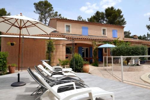 Photo de la galerie de l'établissement Grande Villa Provençale proche Aix-en-Provence, à Gréasque