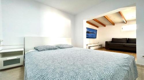 Postel nebo postele na pokoji v ubytování Welooveyou Arenas Cottage