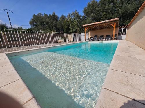 TAGLIO ROSSO-piscine privée chauffée- proche piscines naturelles du Cavu- Pinarello