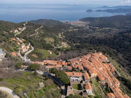 Φωτογραφία από το άλμπουμ του La Fortezza - Goelba σε Marciana