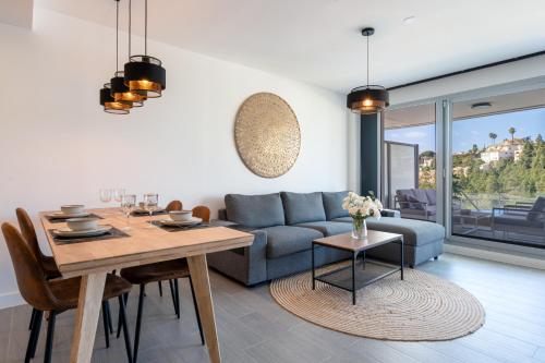 Modern apartment with sea and poolview