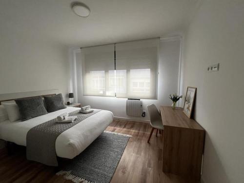 WHITE Con Parking Gratis