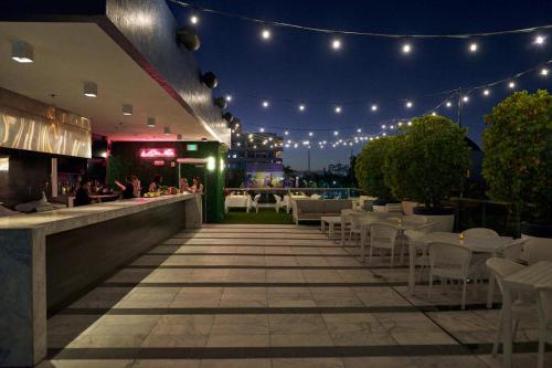 Εστιατόριο ή άλλο μέρος για φαγητό στο Gale South Beach, Curio Collection By Hilton