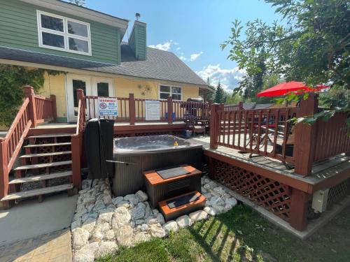 Gallery image of Blaeberry Valley Vacation Rentals in Golden
