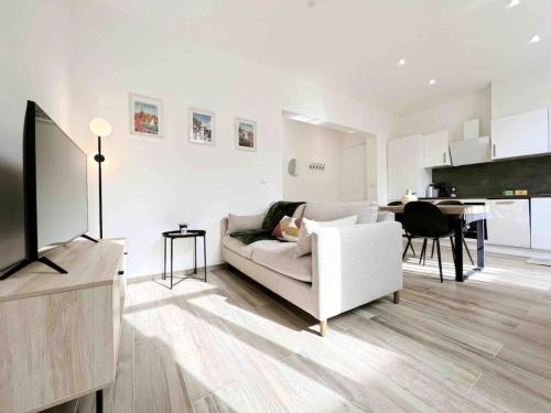 Le Bruna: Apt 4 prs, Clim, 10 min plages