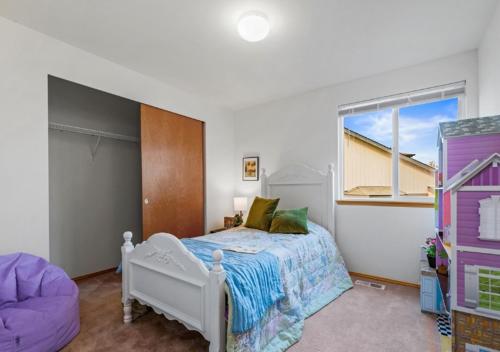 Ein Bett oder Betten in einem Zimmer der Unterkunft New Ridge View Marysville 3 beds 2 baths
