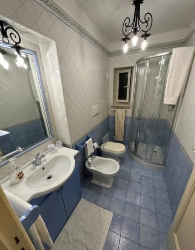 Ванная комната в B&B L’ORCHIDEA
