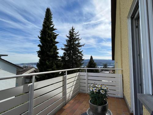 Uma varanda ou terraço em Höri Nest Seeblick Appartement alt