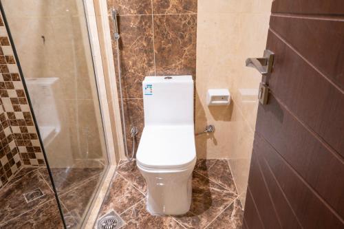 Karam Hotel tesisinde bir banyo