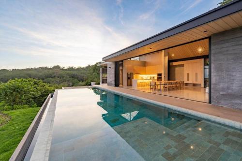 Fotografie z fotogalerie ubytování Steady As We Go - Ocean View Luxury Home v destinaci Hatillo
