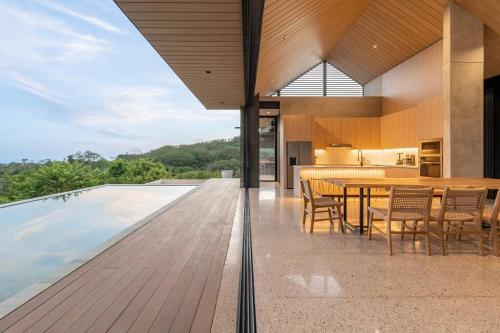 Fotografie z fotogalerie ubytování Steady As We Go - Ocean View Luxury Home v destinaci Hatillo
