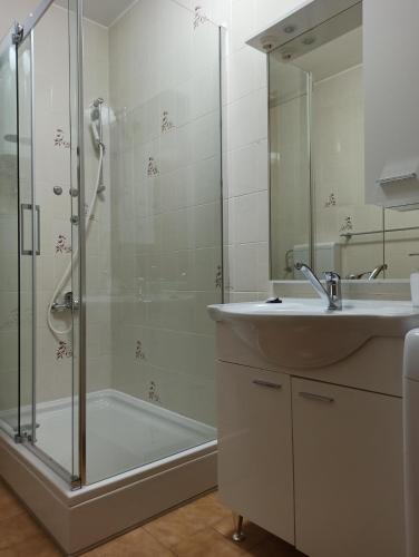 Apartments with parking space Okrug Gornji - Ciovo - 22795