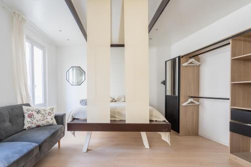 Χώρος καθιστικού στο Grand studio- Design & Cosy
