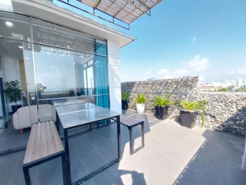 Santini Hotelにあるバルコニーまたはテラス
