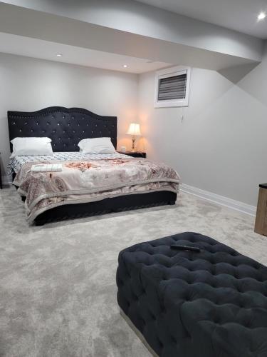 Кровать или кровати в номере Beautiful Langston Home