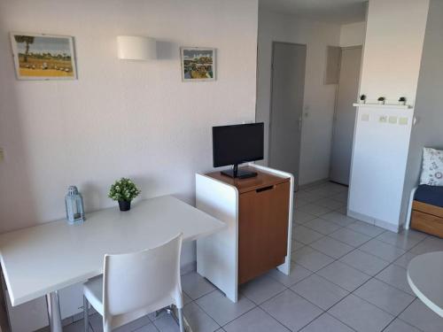 Primavera 115, T2 avec piscine, parking à 300m plage