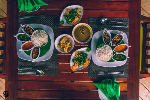Makanan di atau berdekatan hotel