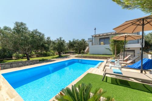 Πισίνα στο ή κοντά στο Villa Gianta