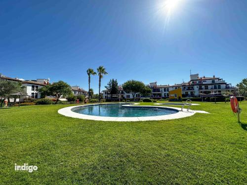 Bright Apartment with Pool Views MOR01