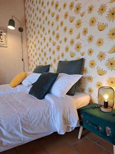 Katil atau katil-katil dalam bilik di Terre et Eau Les chambres d'hotes B&B Sèvremont