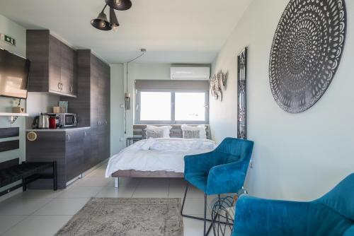 Acropolis View Mini Sky Suite & Hot Tub